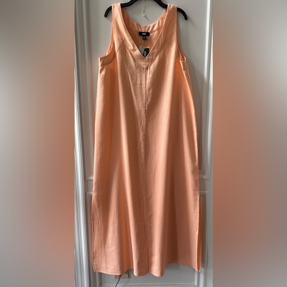 NWT DKNY Peach V-Neck Maxi Dress with Side Slits Size M (MSRP $115)